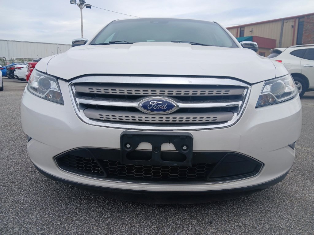 Used 2012 Ford Taurus Limited FWD image 2