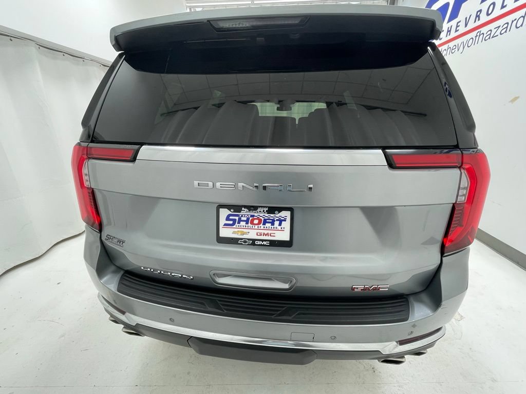 Used 2025 GMC Yukon Denali AWD/4WD image 5