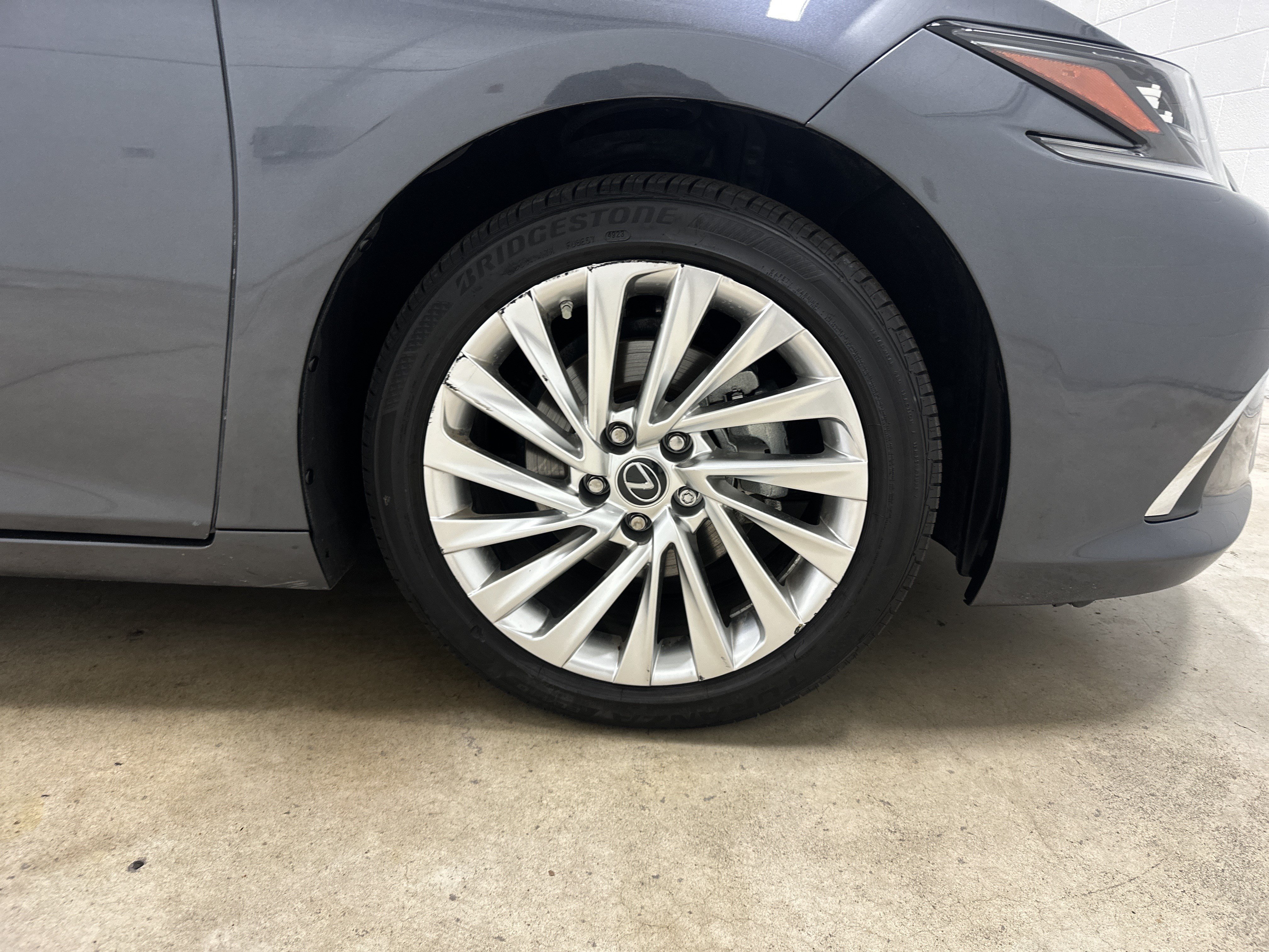 Certified 2024 Lexus ES 300h Ultra Luxury w/ Accessory Package (Z1) FWD image 13