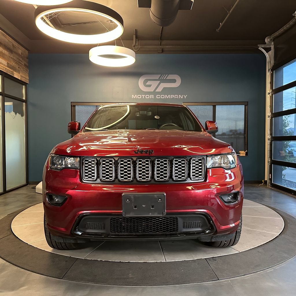 Used 2019 Jeep Grand Cherokee Altitude AWD/4WD image 8
