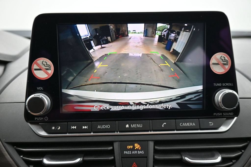 Used 2025 Nissan Altima 2.5 SV FWD image 13