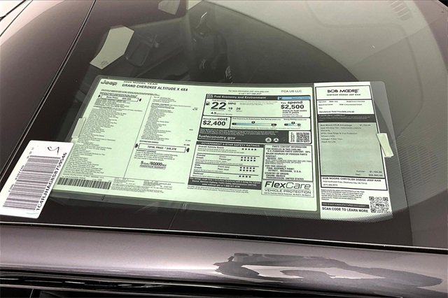 New 2025 Jeep Grand Cherokee Laredo image 14