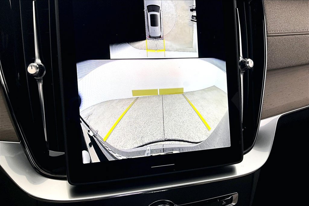 New 2026 Volvo XC90 B5 Plus AWD/4WD image 19