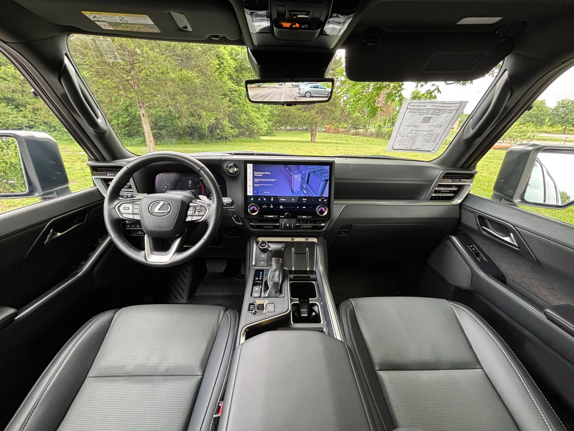 Used 2025 Lexus GX 550 w/ Accessory Package (2T) AWD/4WD image 35