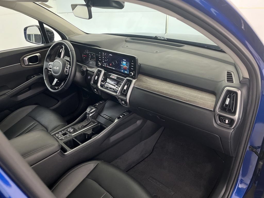 Used 2023 Kia Sorento EX w/ Panoramic Sunroof Package FWD image 23