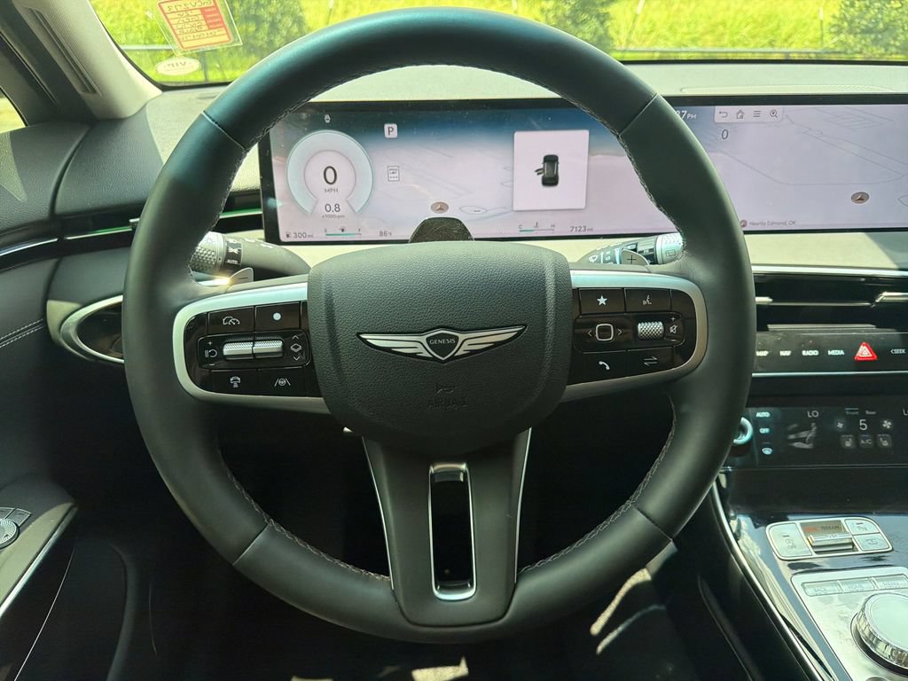 Certified 2026 Genesis GV70 2.5T AWD/4WD image 23