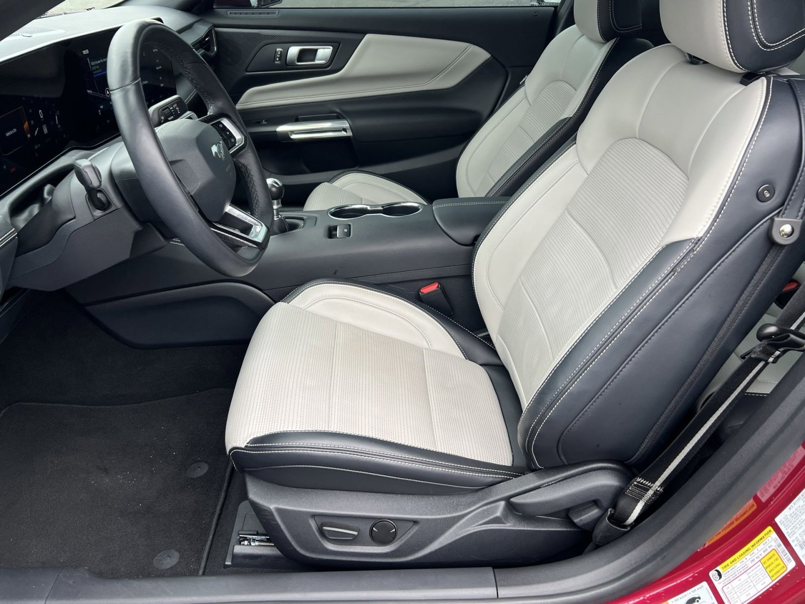 Used 2025 Ford Mustang GT Premium image 10