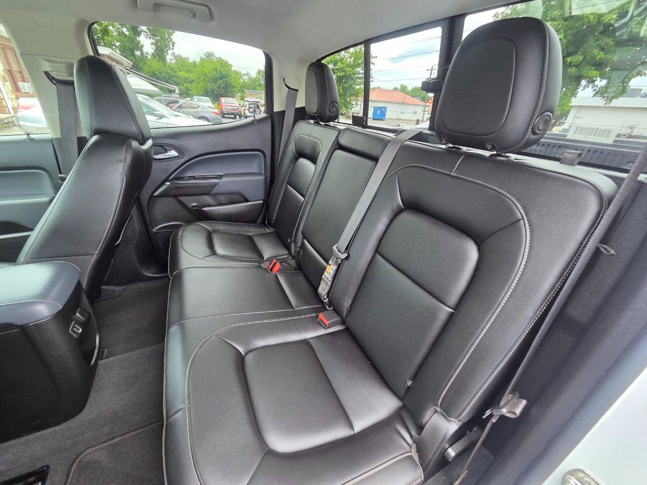 Used 2022 Chevrolet Colorado Z71 AWD/4WD image 16