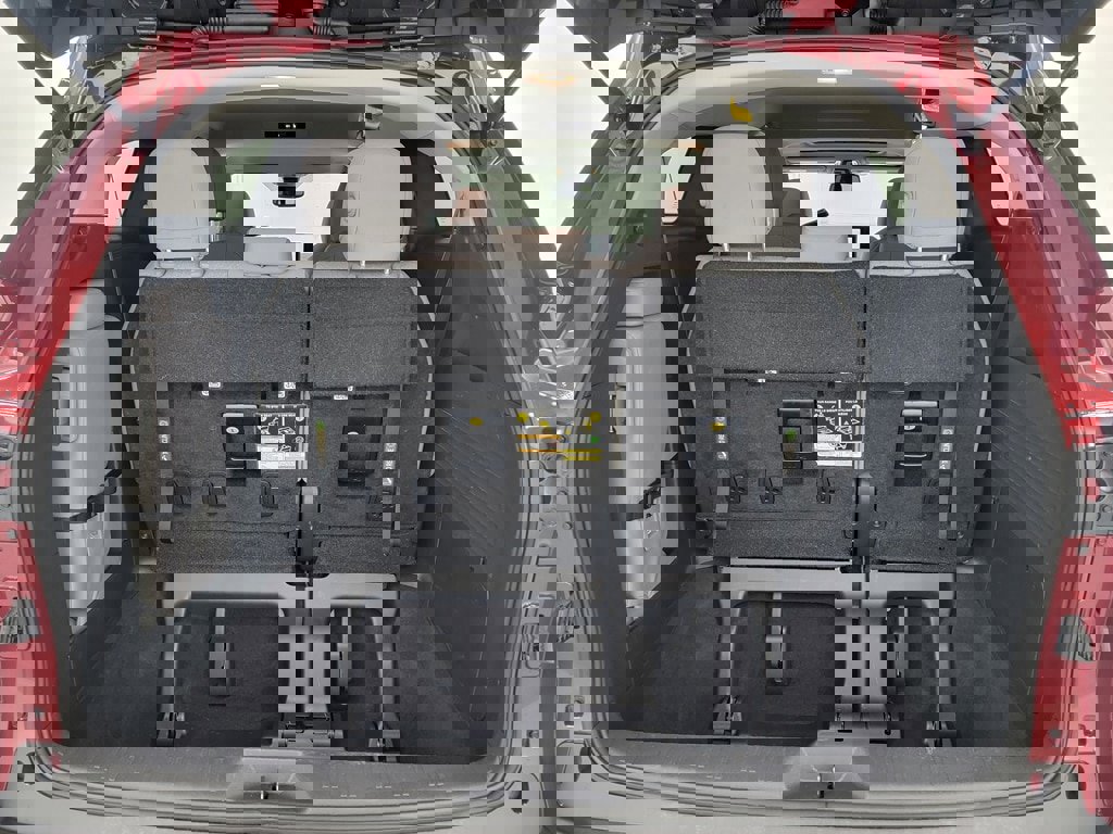 Used 2025 Toyota Sienna LE w/ LE Plus Package image 31