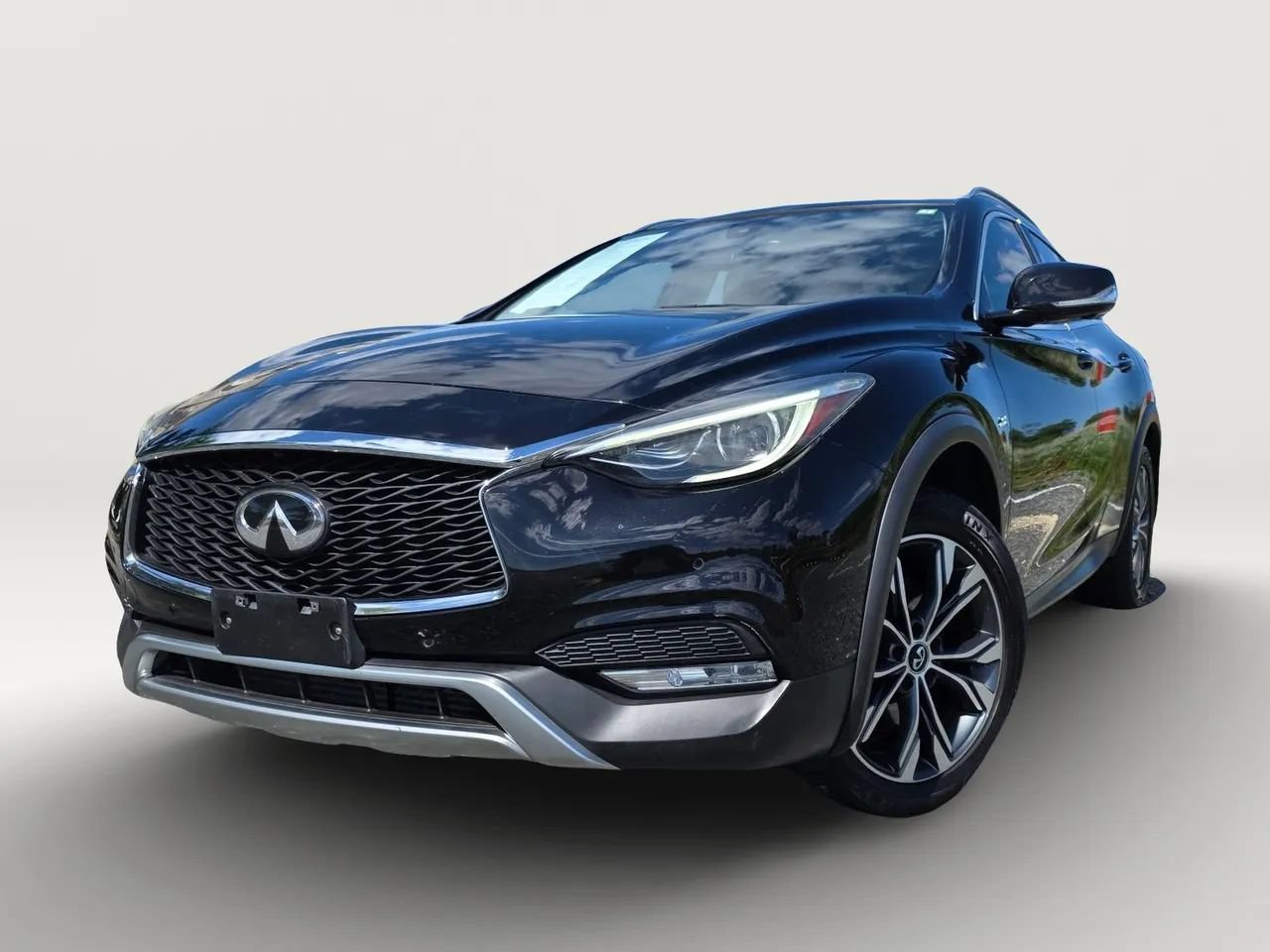 Used 2018 INFINITI QX30 AWD image 1