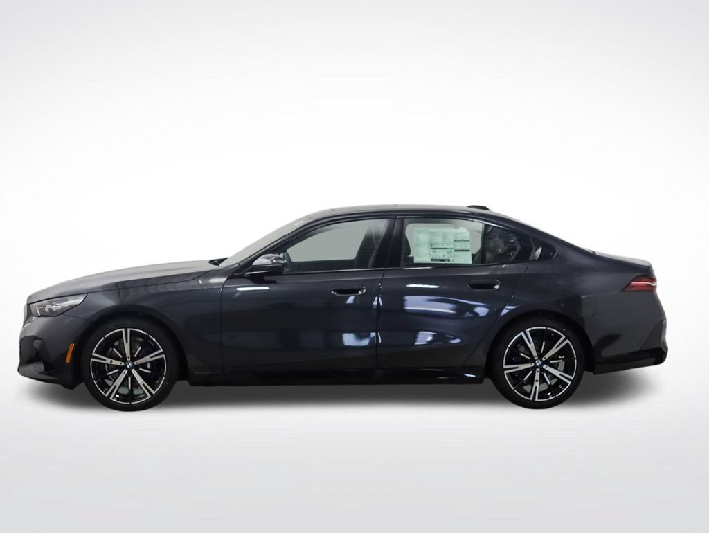 Used 2026 BMW 530i xDrive AWD/4WD image 2