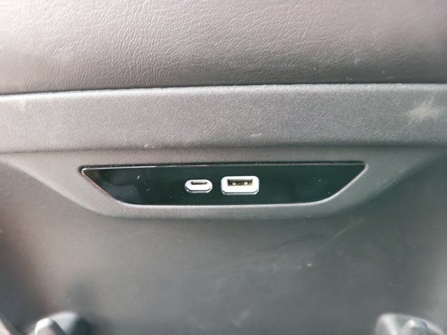 Used 2026 Chrysler Pacifica Select FWD image 17