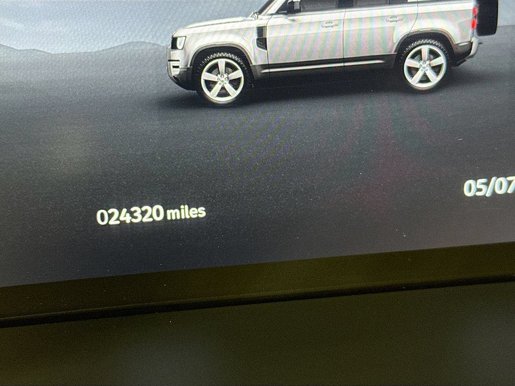 Certified 2023 Land Rover Defender 110 SE AWD/4WD image 13