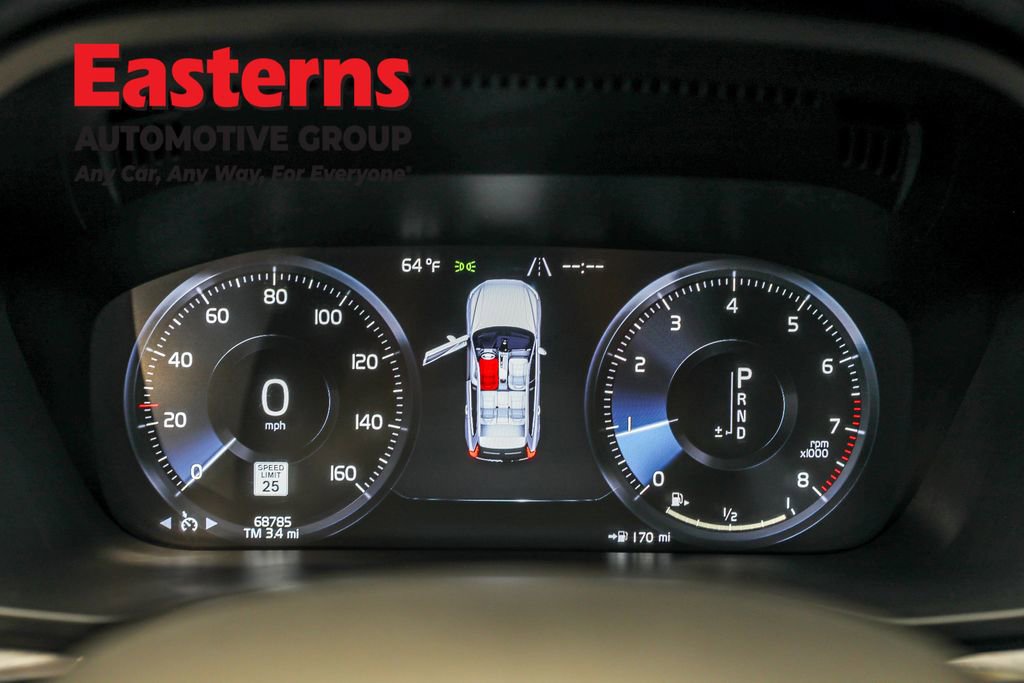 Used 2019 Volvo XC60 T5 Momentum w/ Multimedia Package image 22