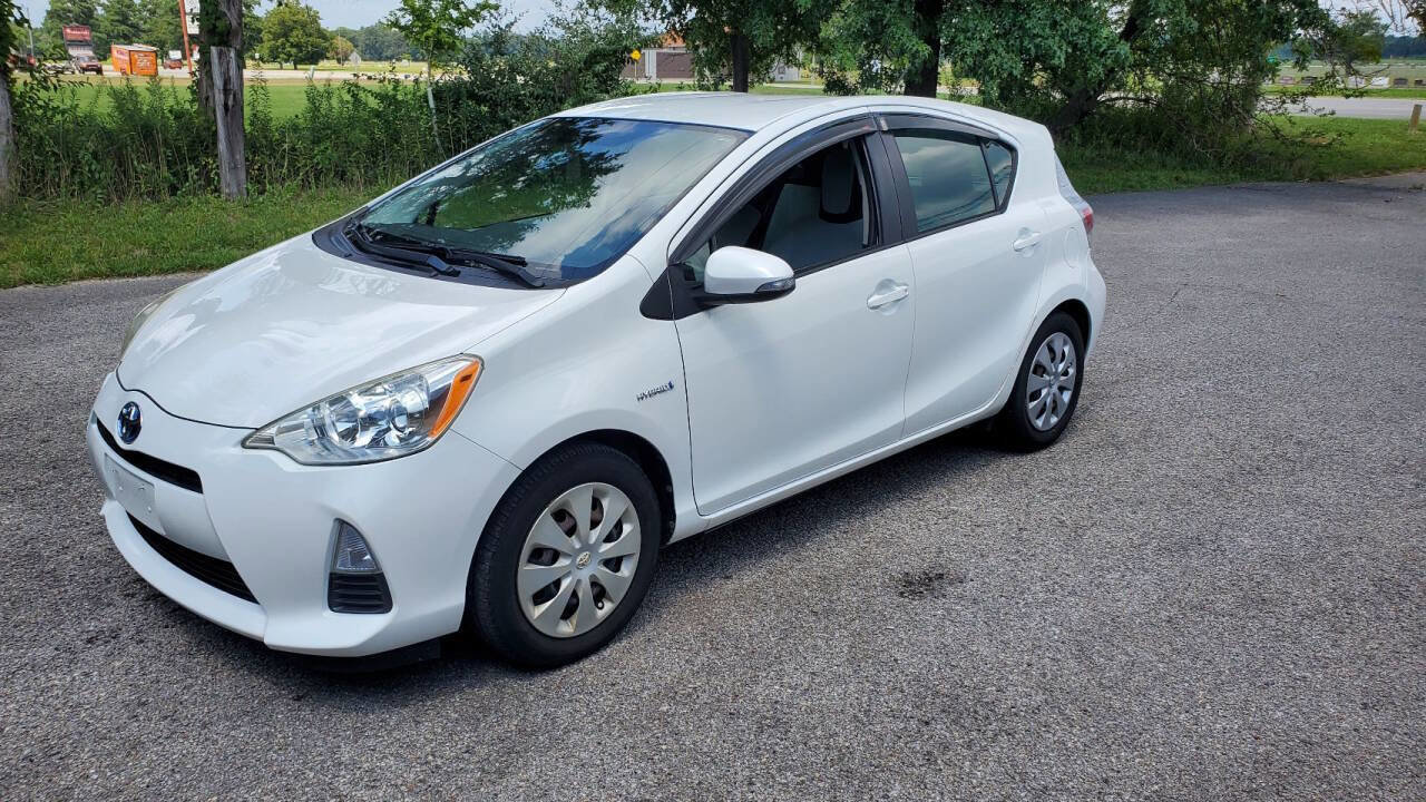 Used 2012 Toyota Prius C One image 3