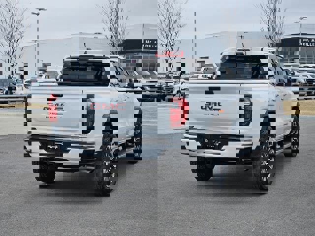 Used 2025 GMC Canyon Denali image 7