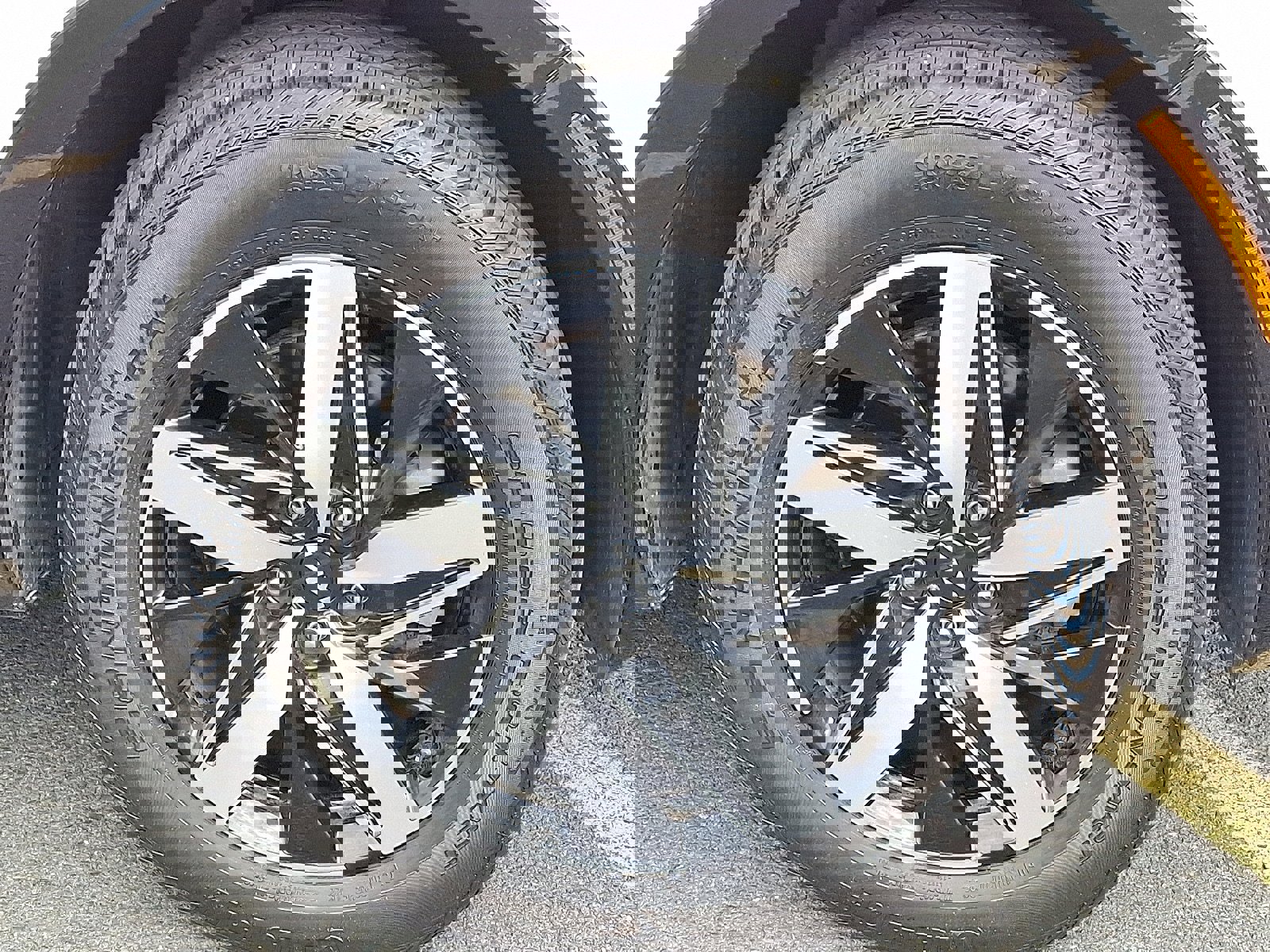 Used 2022 Kia Sorento EX w/ Panoramic Sunroof Package image 9