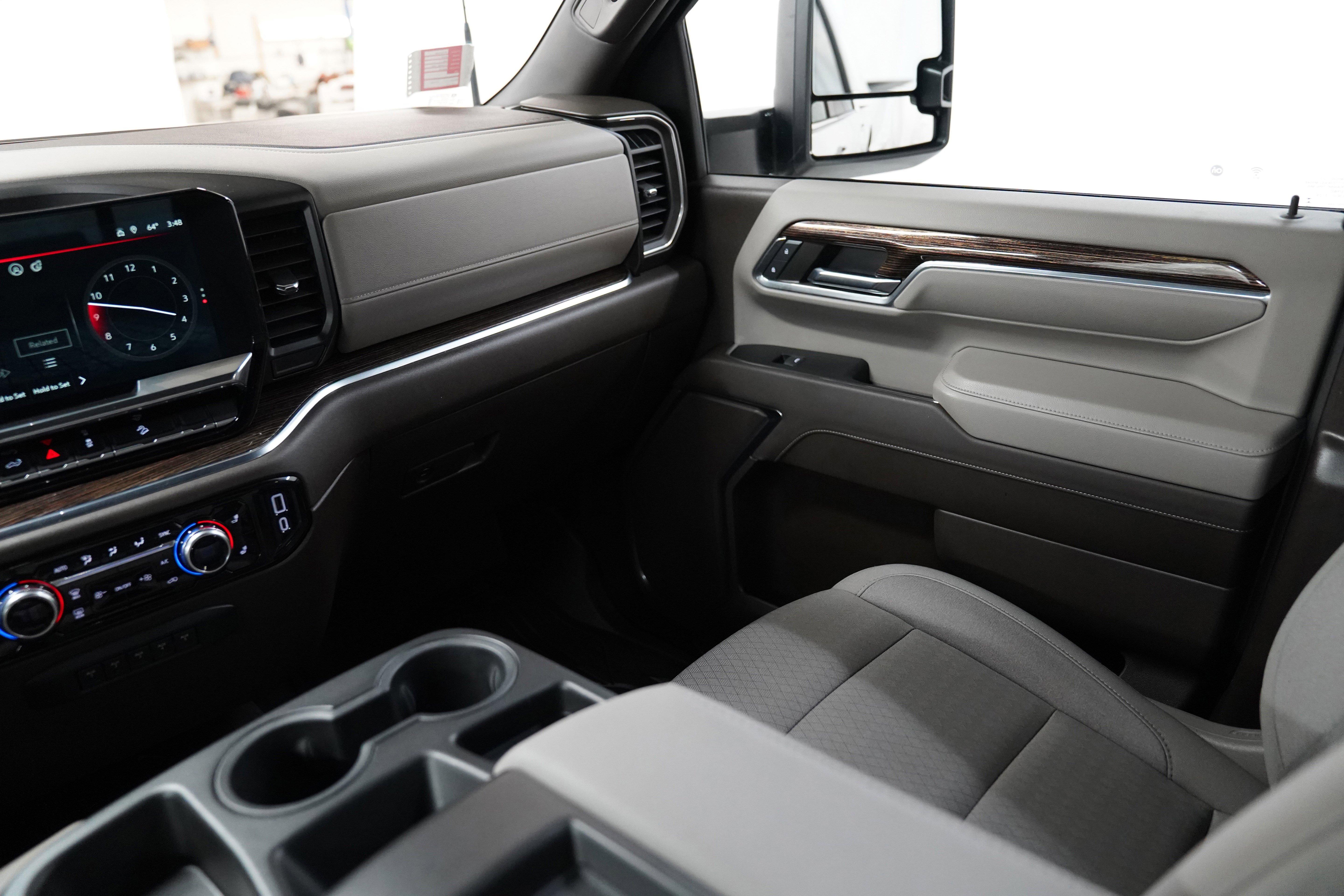 Used 2024 GMC Sierra 3500 SLE image 13