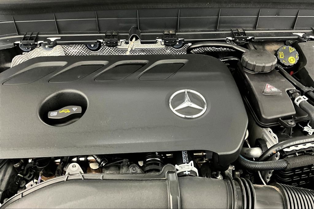 Used 2025 Mercedes-Benz GLB 250 image 41