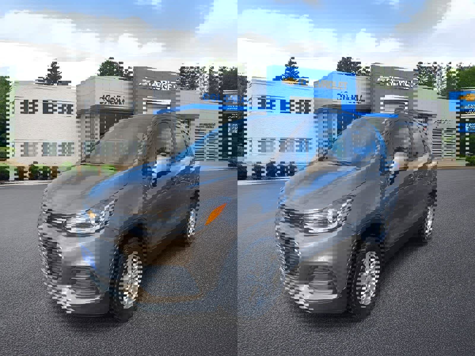 Used 2022 Chevrolet Trax LT w/ LT Convenience Package image 1