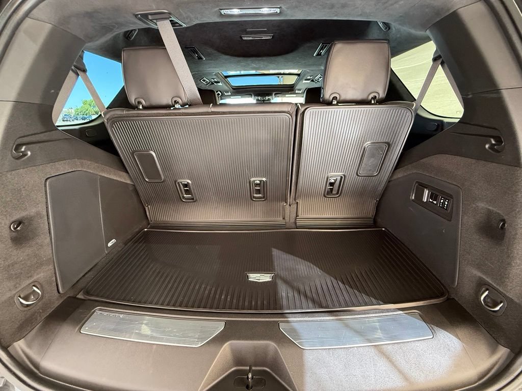 Used 2024 Cadillac Escalade Sport Platinum w/ LPO, ONYX Package AWD/4WD image 17