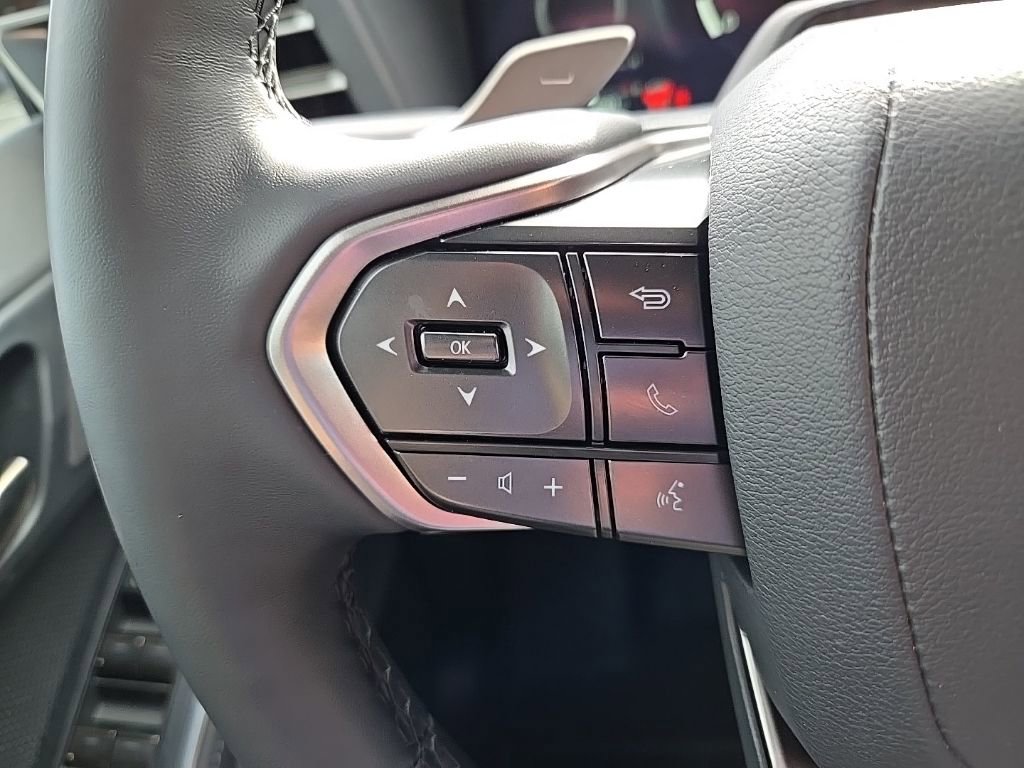 Used 2025 Lexus GX 550 w/ Accessory Package (2T) image 17