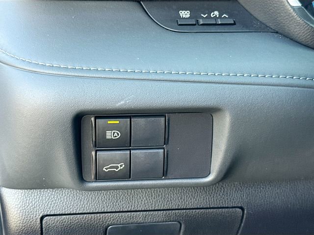 Used 2022 Toyota Highlander XLE image 10