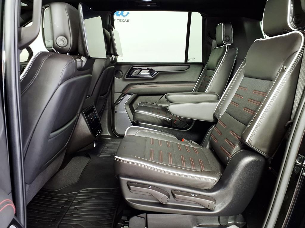 Used 2025 GMC Yukon XL AT4 Ultimate image 6