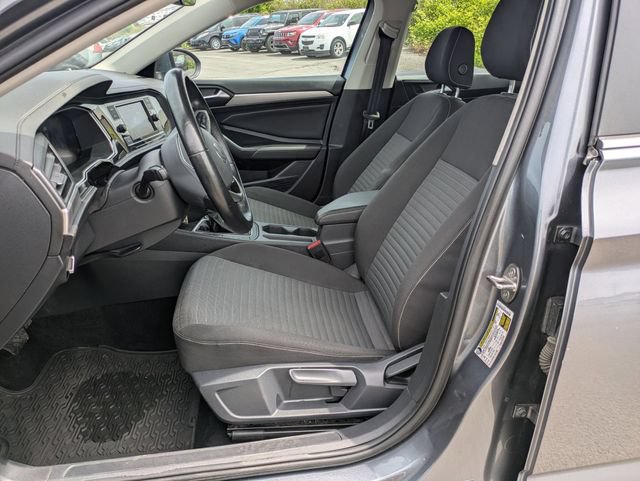 Used 2022 Volkswagen Jetta S FWD image 7