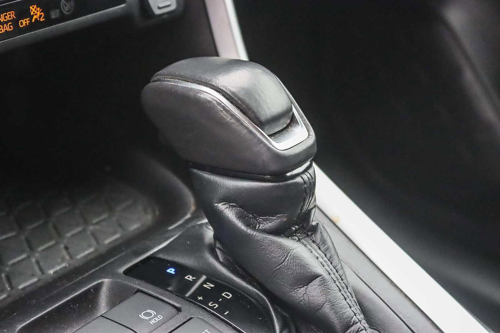 Used 2021 Toyota RAV4 XLE Premium image 19