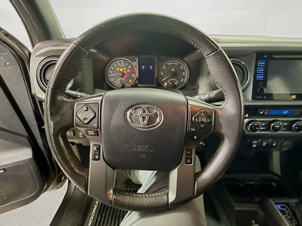 Used 2018 Toyota Tacoma TRD Sport w/ TRD Premium Sport Package image 11