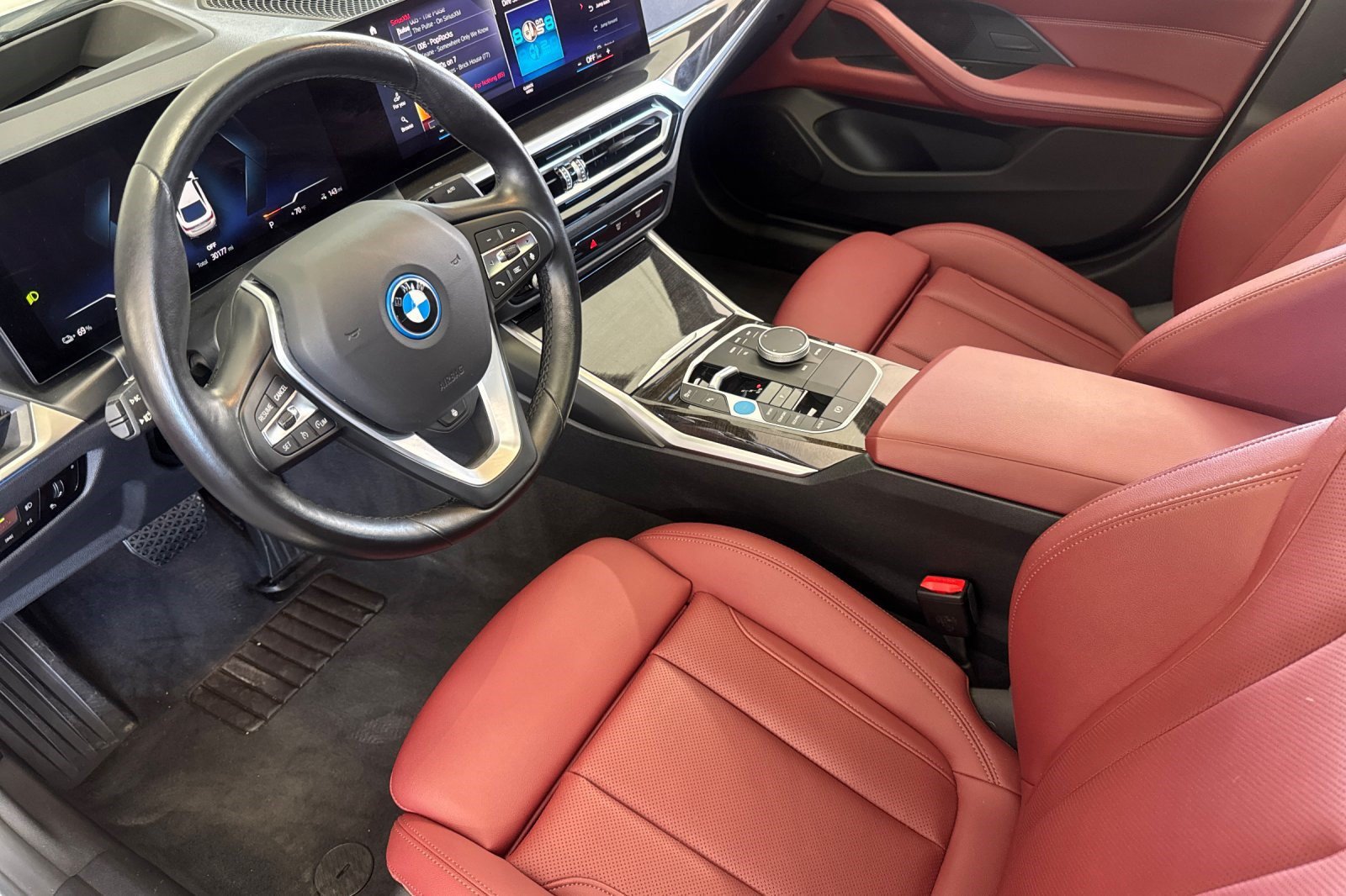 Certified 2023 BMW i4 eDrive35 w/ Premium Package RWD image 4
