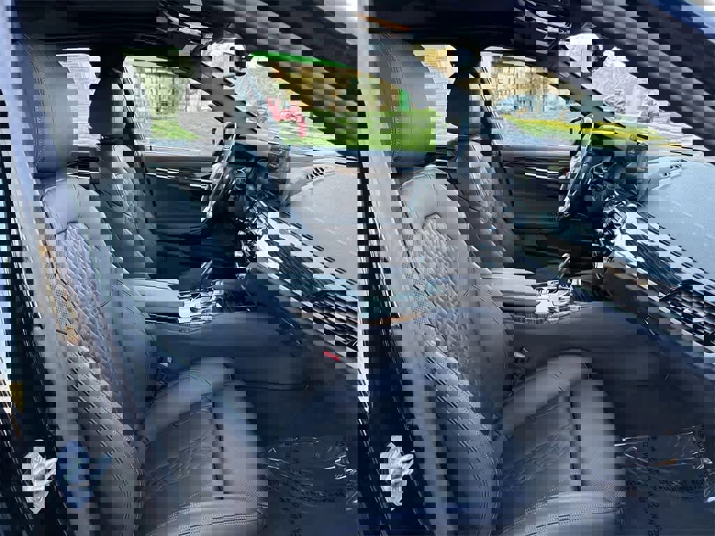 Used 2023 BMW 530e xDrive image 41