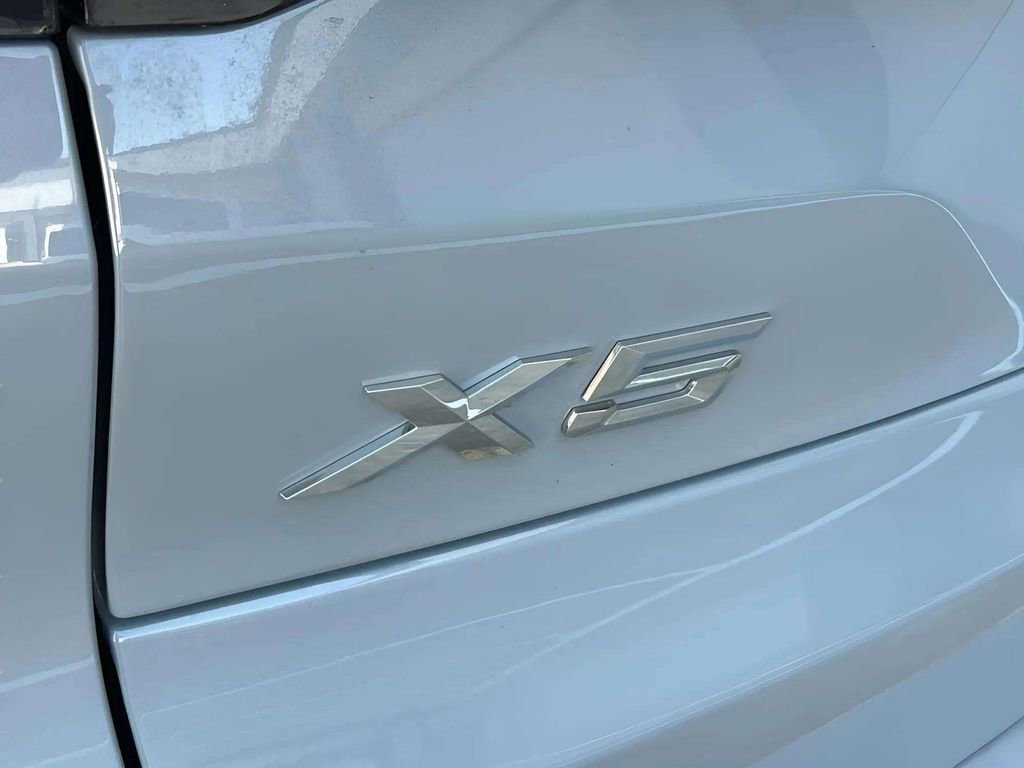 Used 2025 BMW X5 xDrive40i w/ M Sport Package image 37
