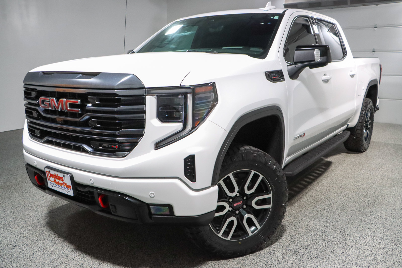 Used 2024 GMC Sierra 1500 AT4 w/ Technology Package AWD/4WD image 36