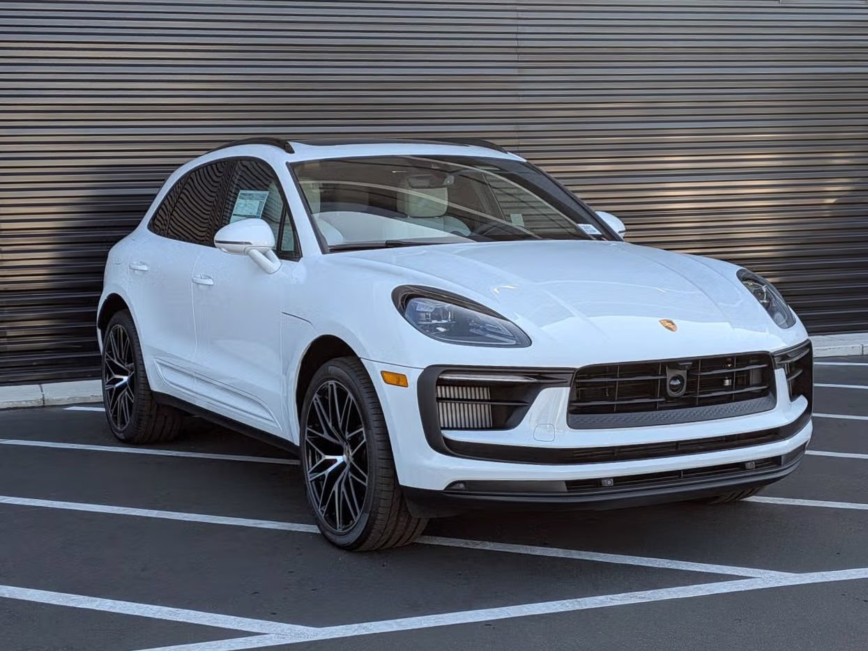 New 2026 Porsche Macan AWD/4WD image 6