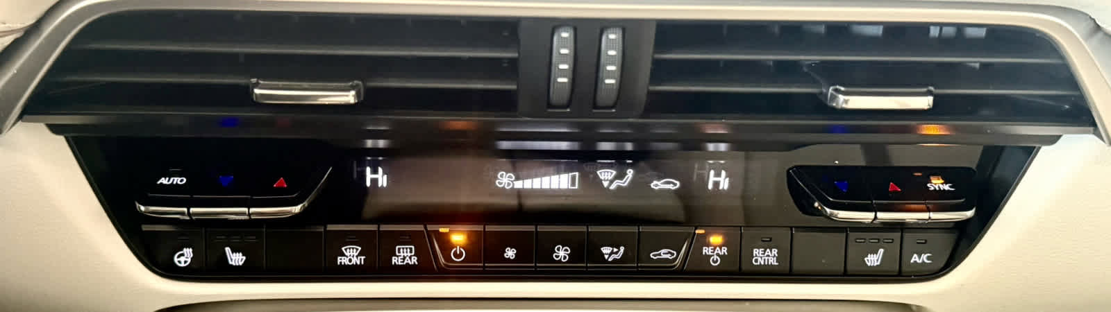 Certified 2024 MAZDA CX-90 3.3 Turbo S w/ Premium Package image 15