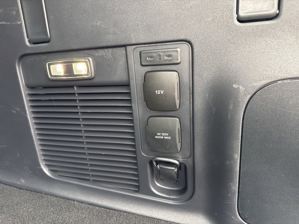 Used 2025 Lincoln Navigator L Reserve AWD/4WD image 17
