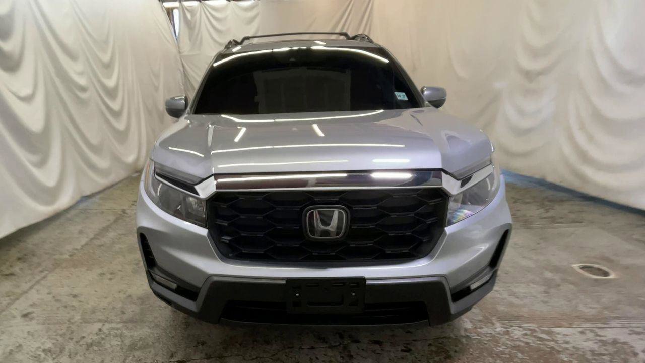 Used 2023 Honda Passport EX-L image 3