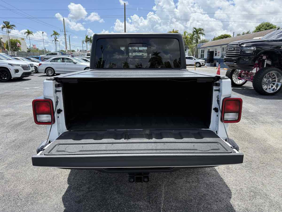 Used 2023 Jeep Gladiator Sport AWD/4WD image 48