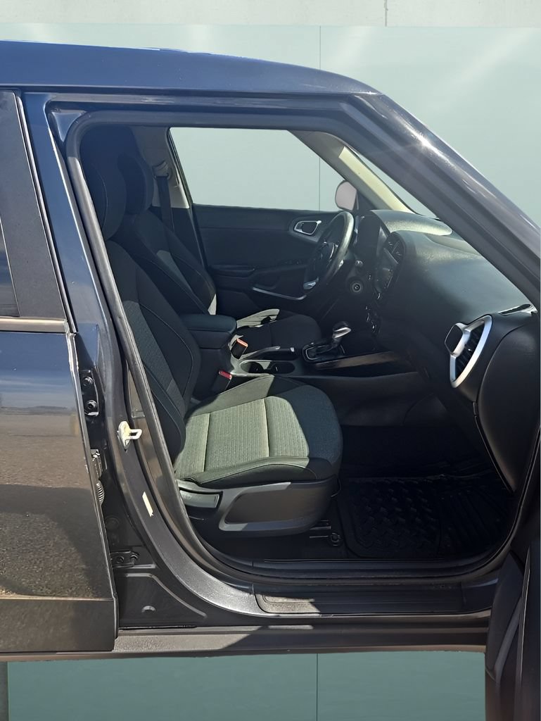 Used 2020 Kia Soul S FWD image 18