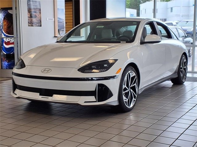 New 2025 Hyundai Ioniq 6 SEL image 2