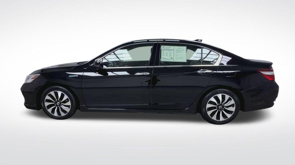 Used 2017 Honda Accord Touring image 5