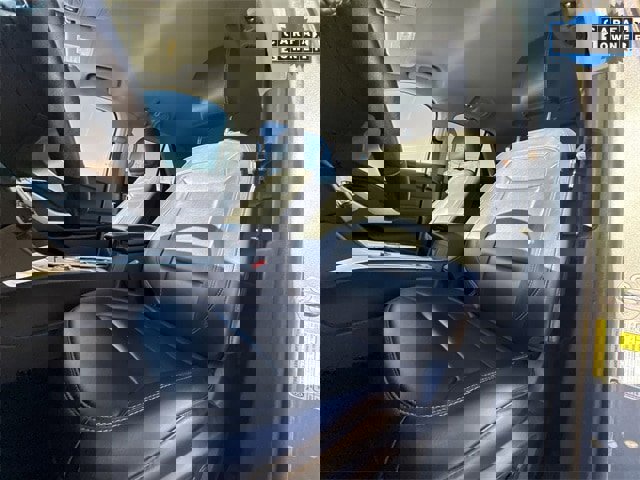 Used 2024 Ford Explorer XLT w/ Equipment Group 202A image 11