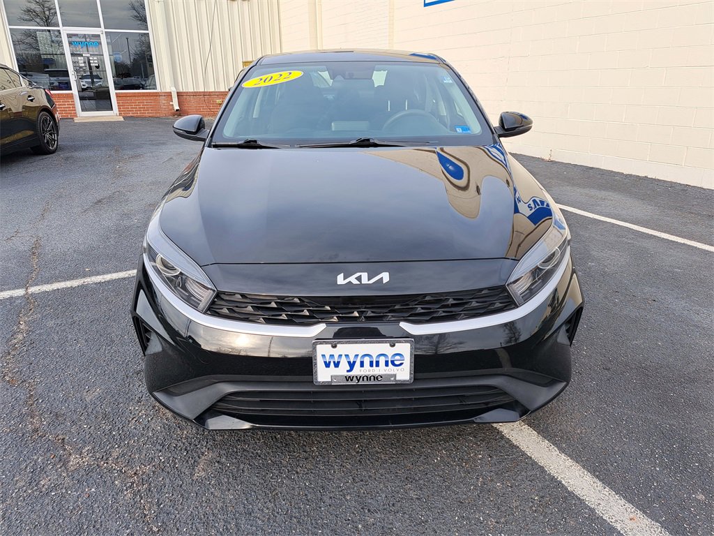 Used 2022 Kia Forte LXS w/ LXS Technology Package image 2