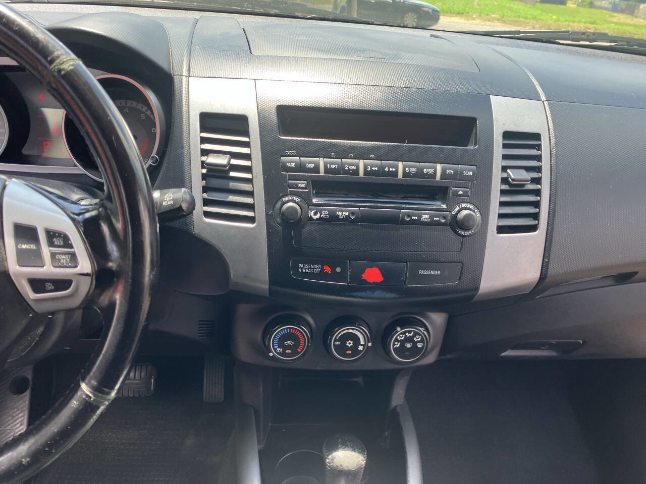 Used 2009 Mitsubishi Outlander ES image 24
