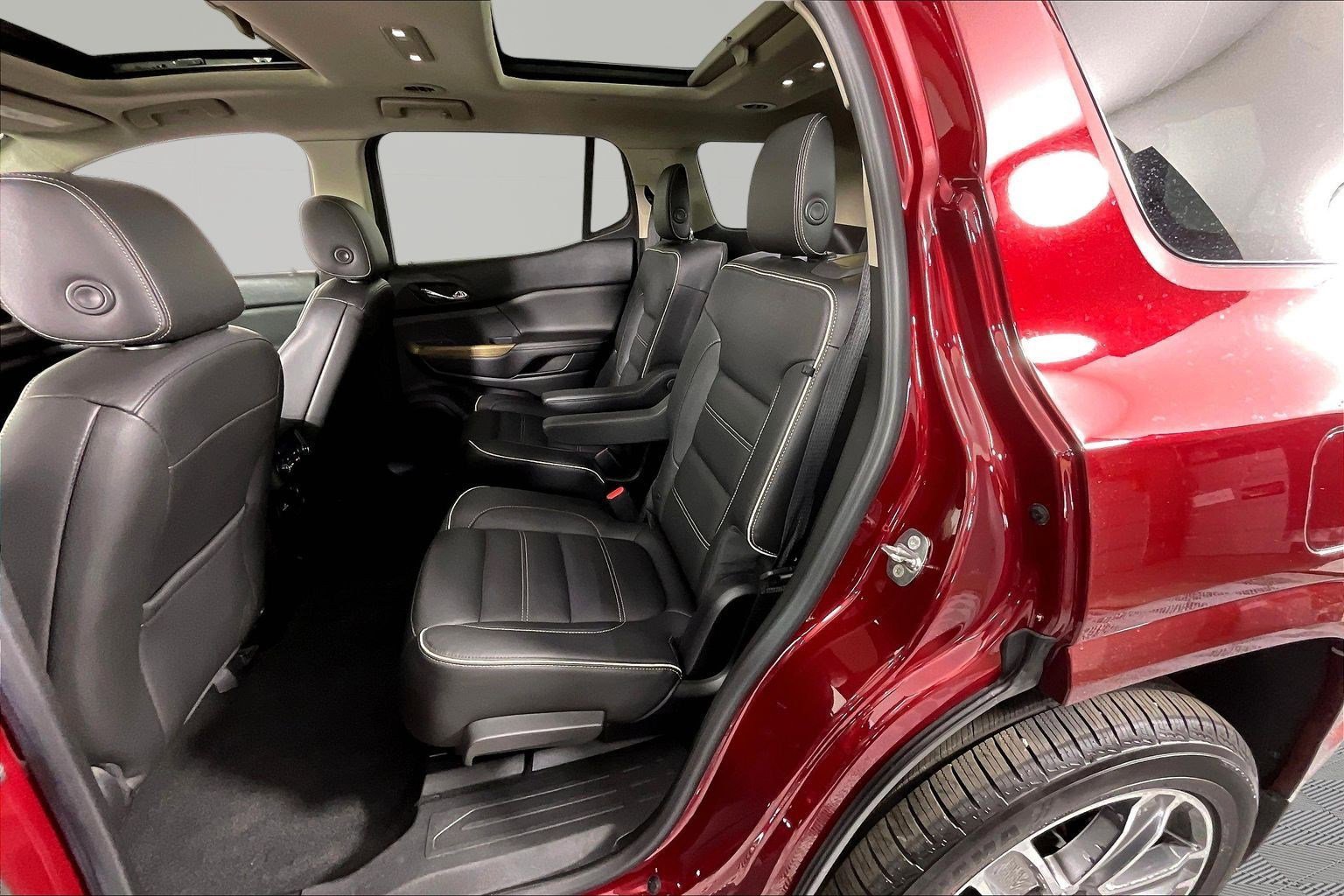 Used 2018 GMC Acadia Denali w/ Technology Package AWD/4WD image 22