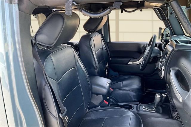 Used 2015 Jeep Wrangler Unlimited Sahara w/ Max Tow Package image 7