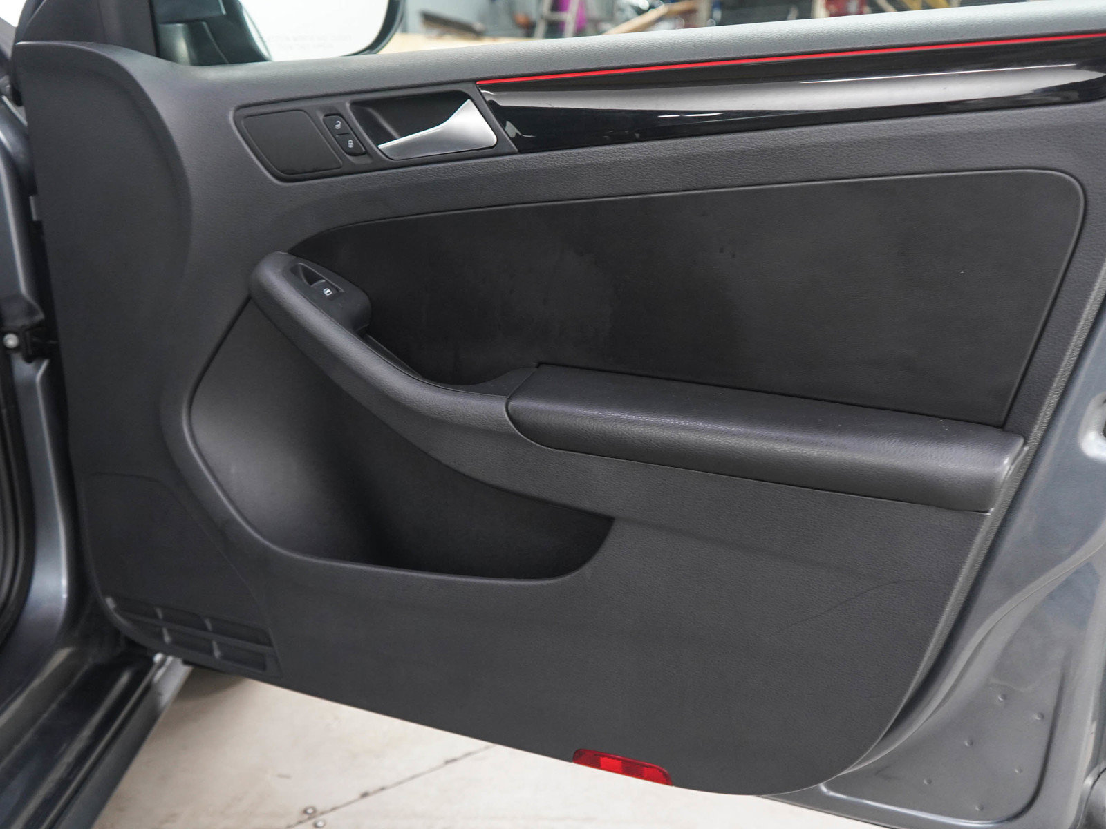 Used 2017 Volkswagen Jetta GLI FWD image 9