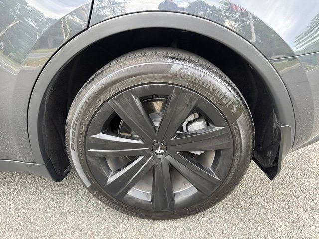Used 2024 Tesla Model Y 2WD image 10